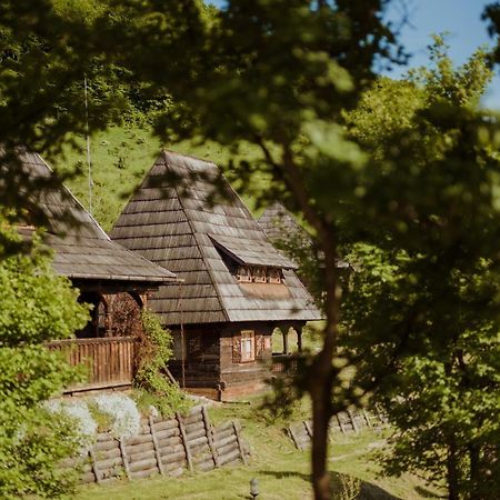 Raven's Nest - The Hidden Village, Transylvania - Romania Sub Piatra Buitenkant foto