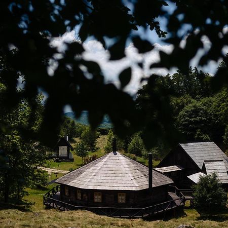 Raven's Nest - The Hidden Village, Transylvania - Romania Sub Piatra Buitenkant foto