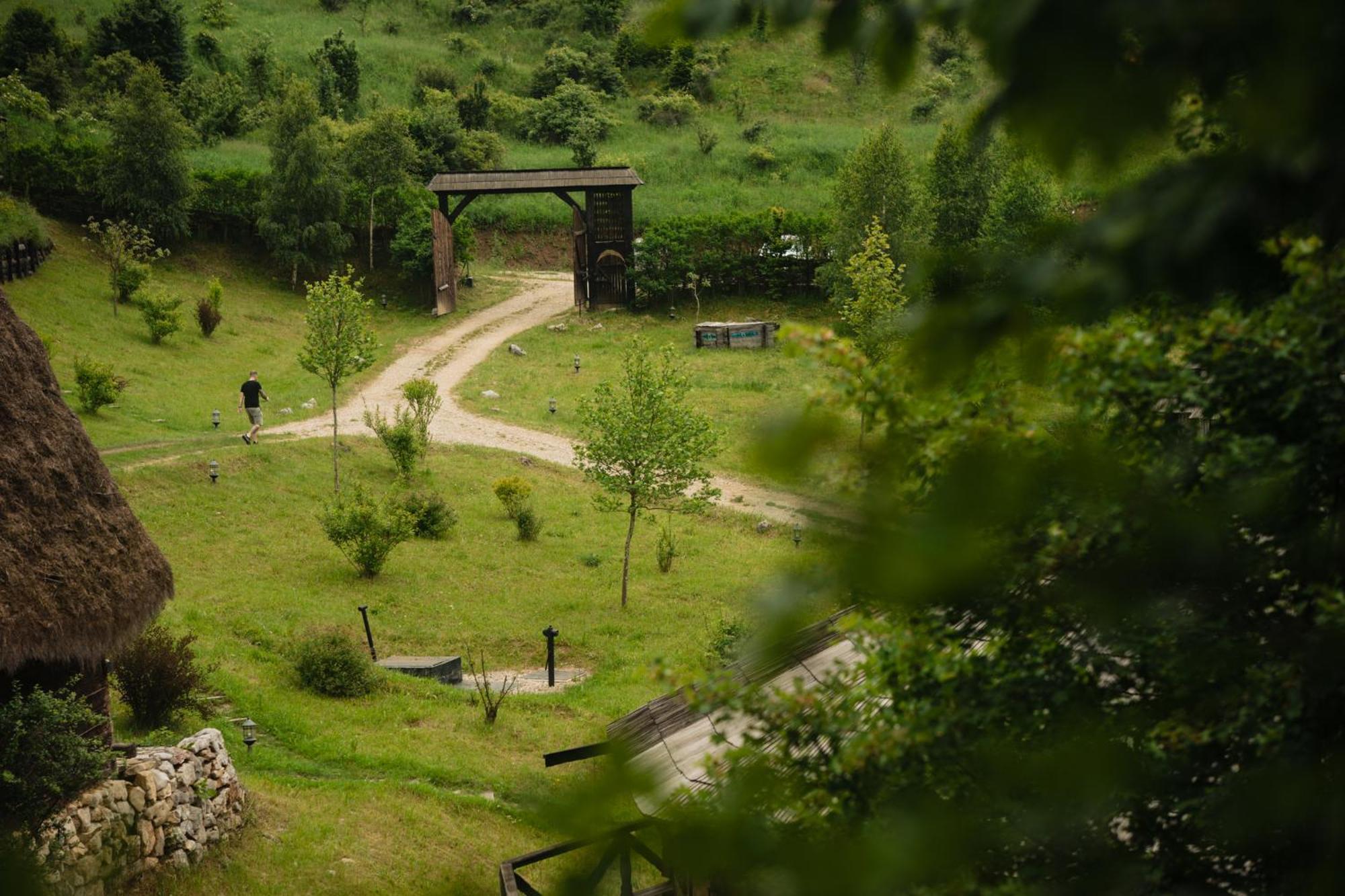 Raven's Nest - The Hidden Village, Transylvania - Romania Sub Piatra Buitenkant foto